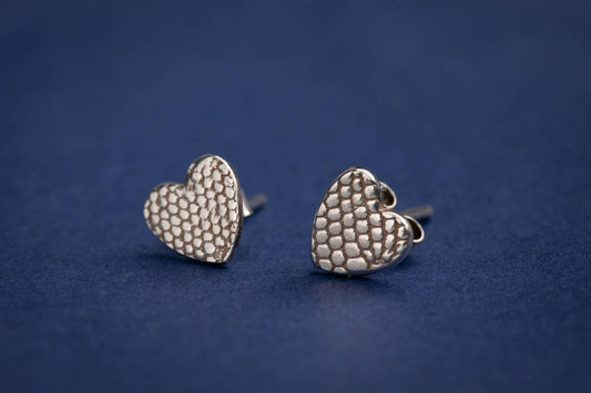 Heart stud textured earrings